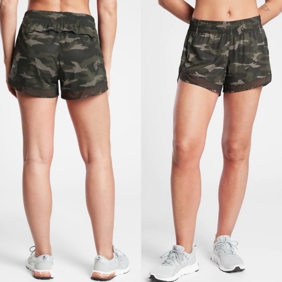 Athleta Pants - Athleta Women’s size L Camo Mesh Racer Run Short 4” Back Pocket Built In Briefs